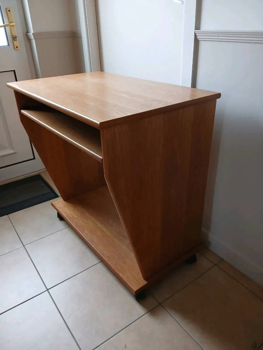 Computer table - Image 3