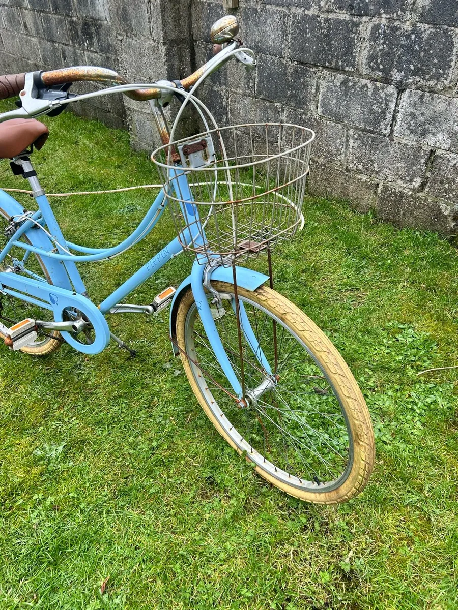 Pippin Vintage Style Ladies Bike - Image 2