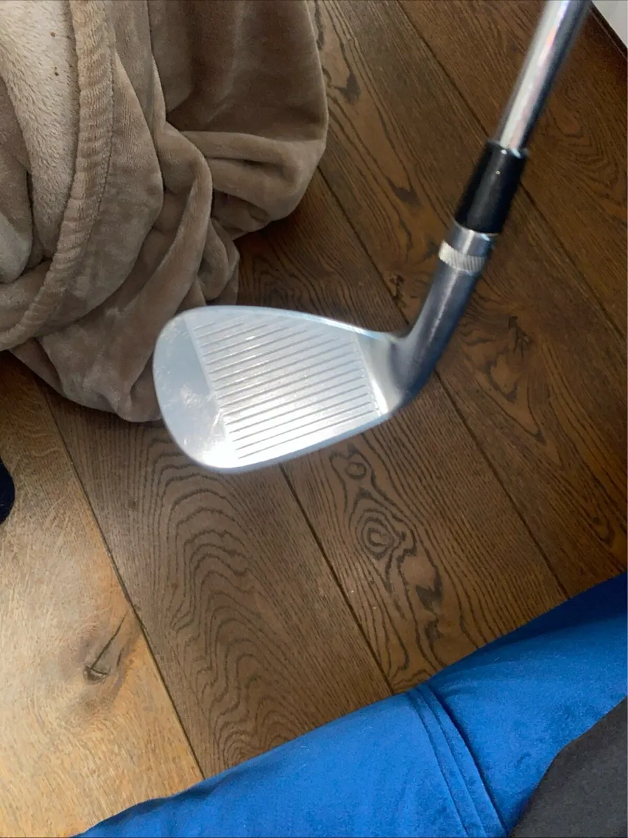Golf club - Image 2