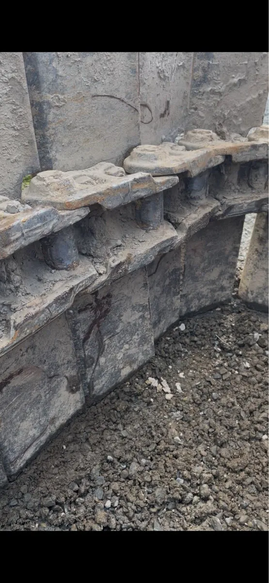 Tracks 700mm D4D chains - Image 3