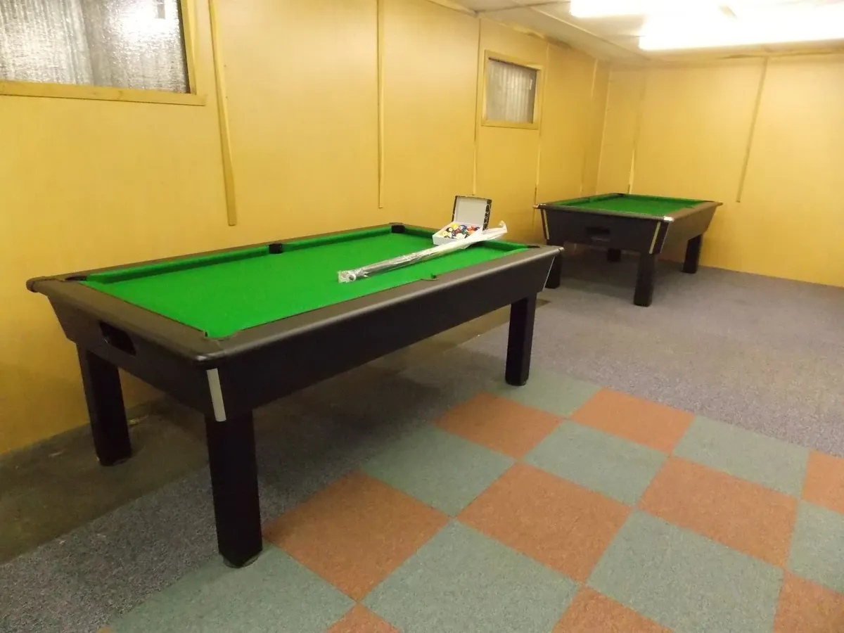 pool table - Image 1