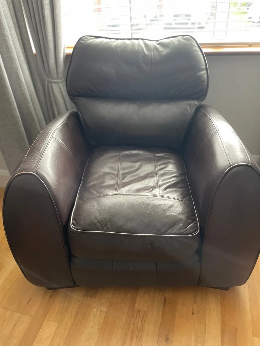 Leather chairs - Image 3
