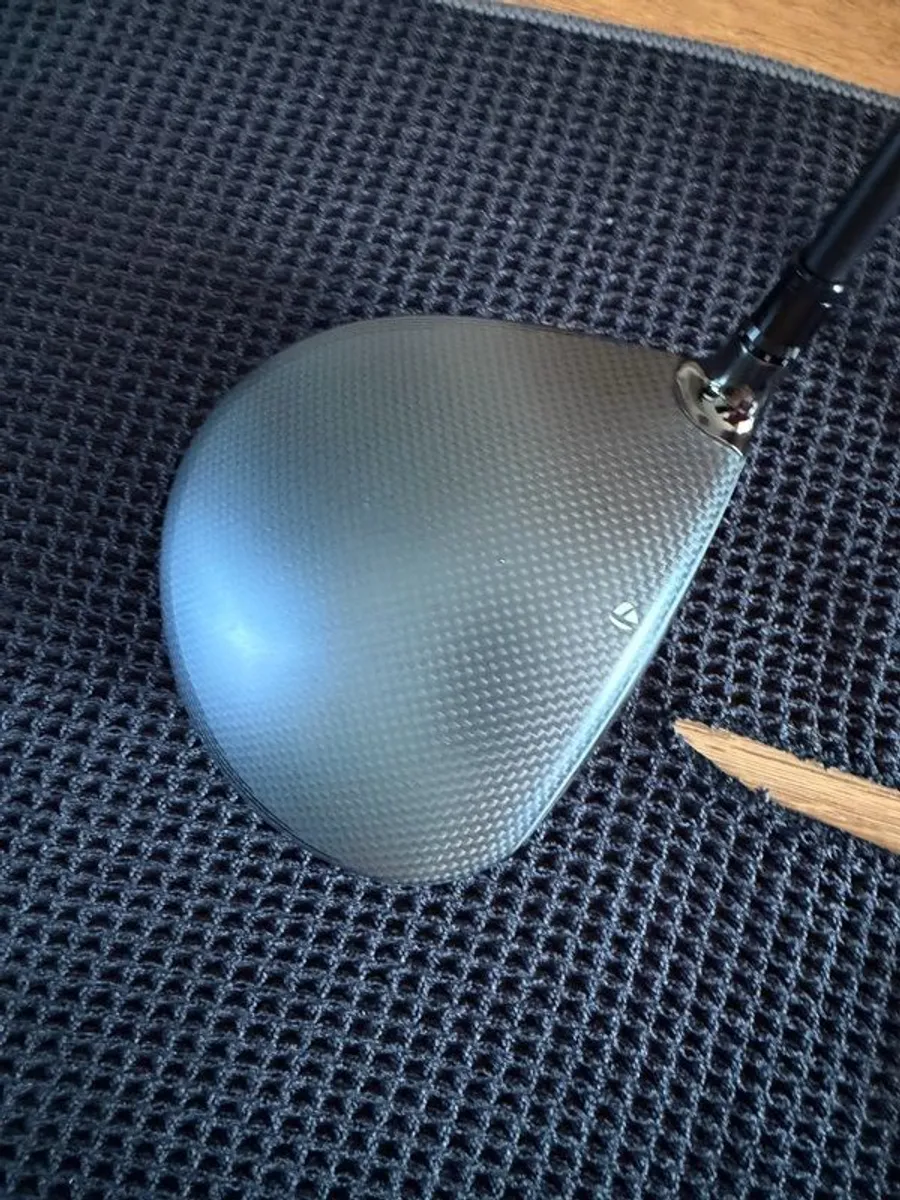 Taylormade Qi35 RH Driver 10.5 Stiff Shaft - Image 4