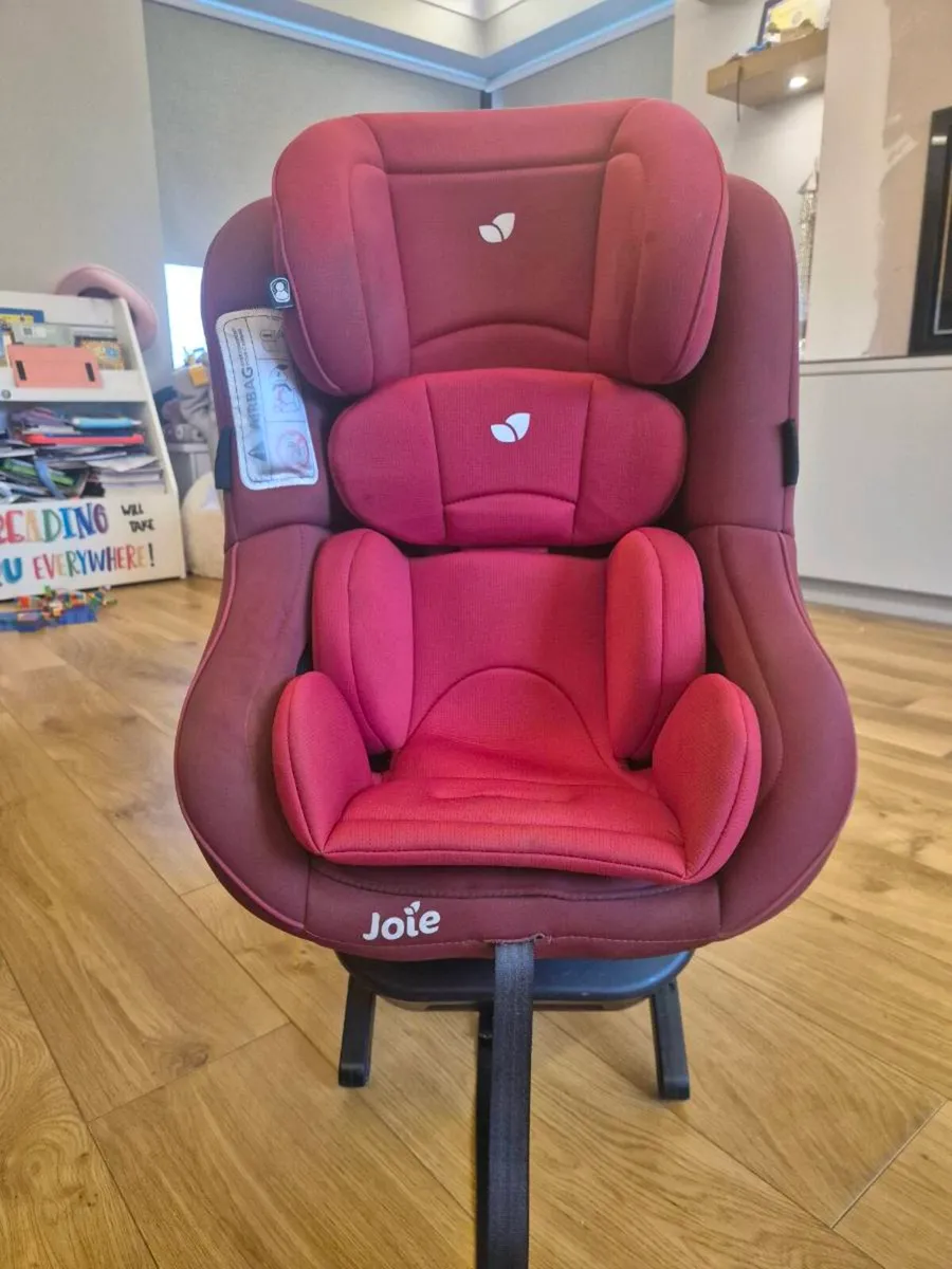 Joie 360 Spin Red Car set - Image 3