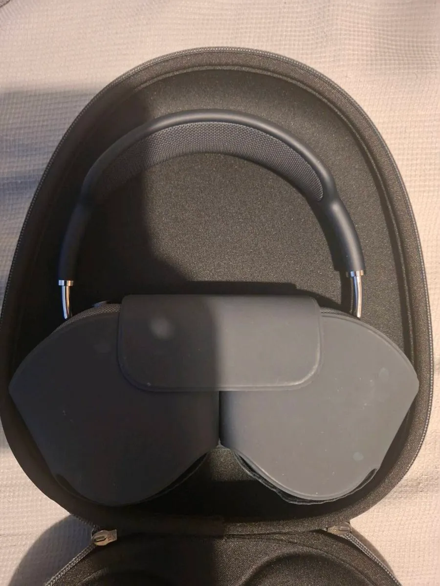 Apple AirPods Max Wireless Over-Ear Headphones - Image 2