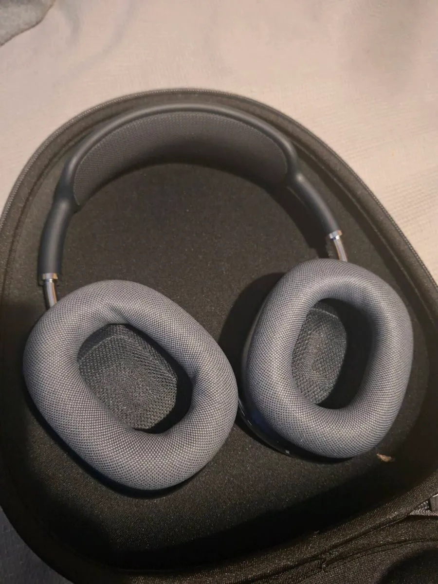 Apple AirPods Max Wireless Over-Ear Headphones - Image 3