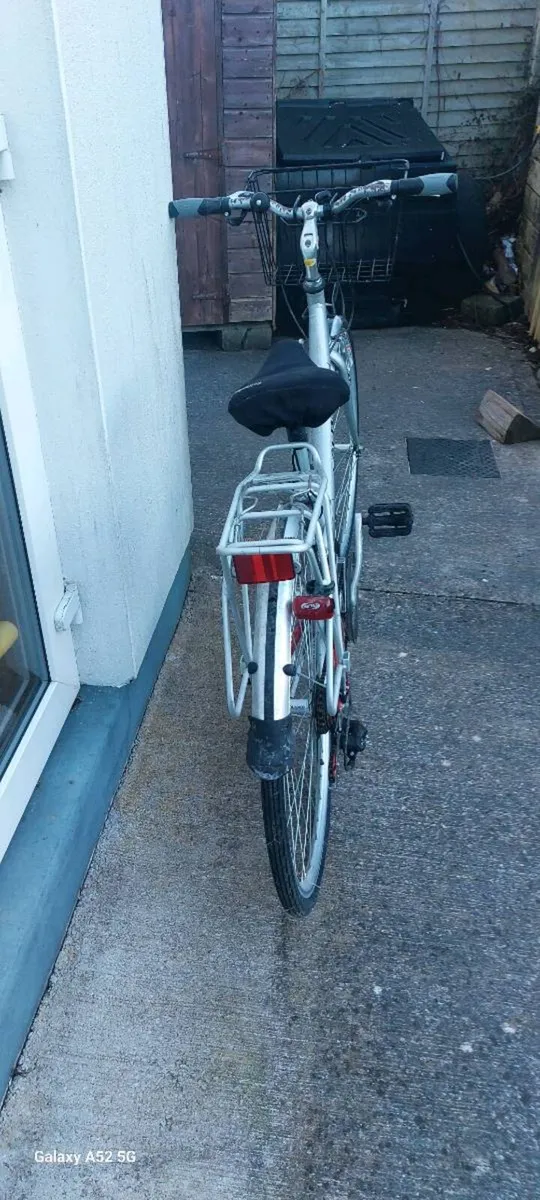 Ladies bicycle - Image 3