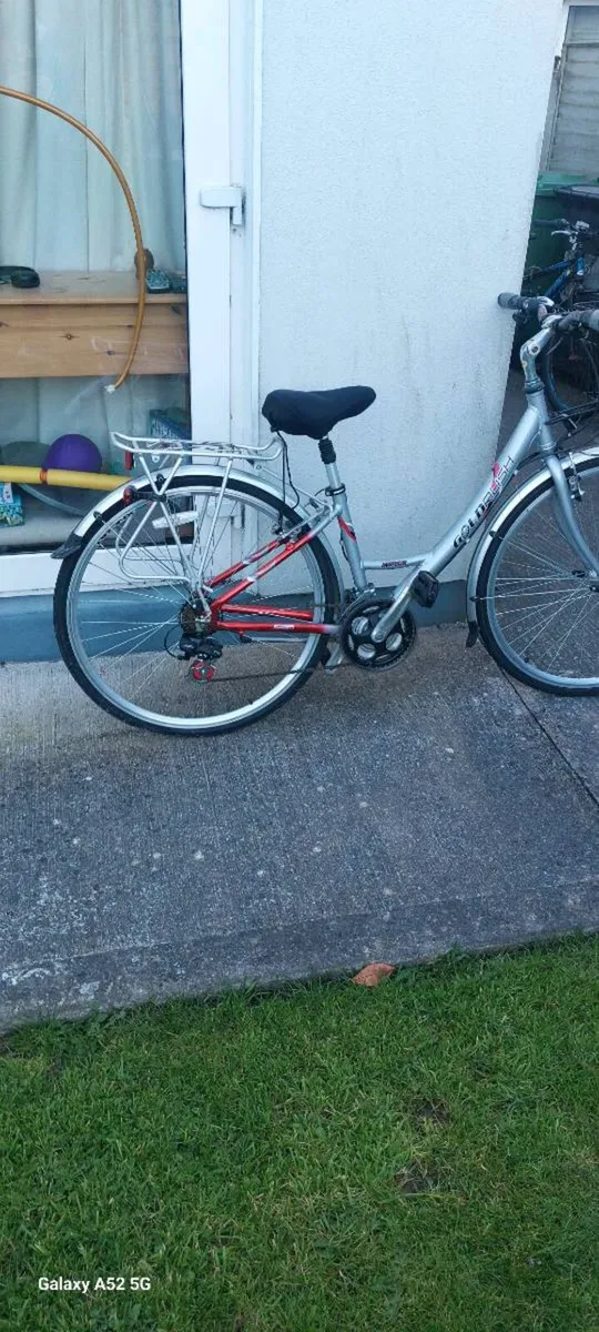 Ladies bicycle - Image 1