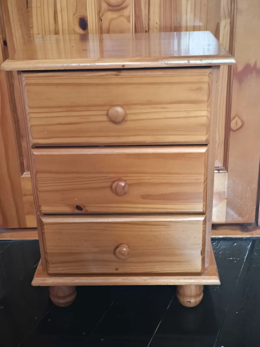 Bedroom furniture - Image 4