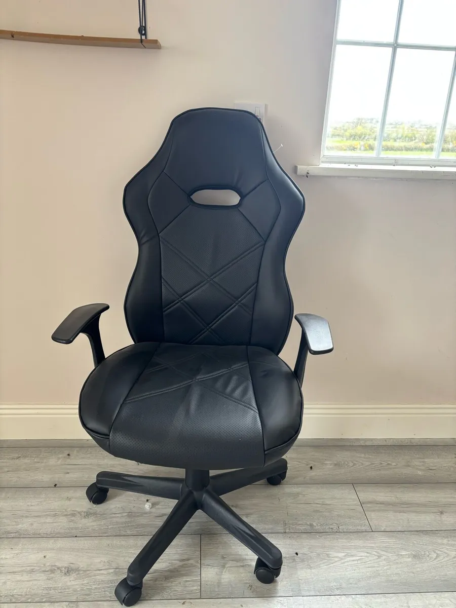 Office/ Gaming Chair - Image 1