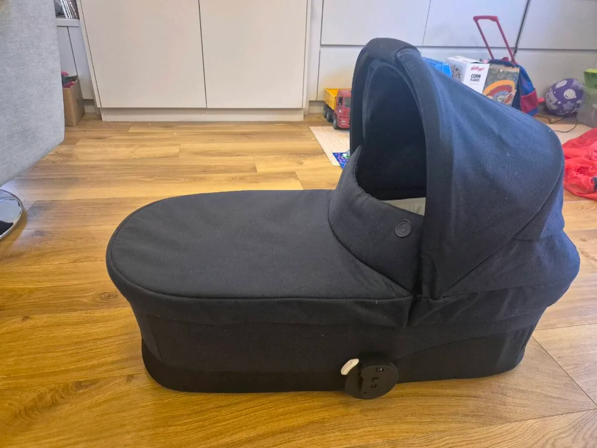 Baby Jogger Carrycot - Image 3