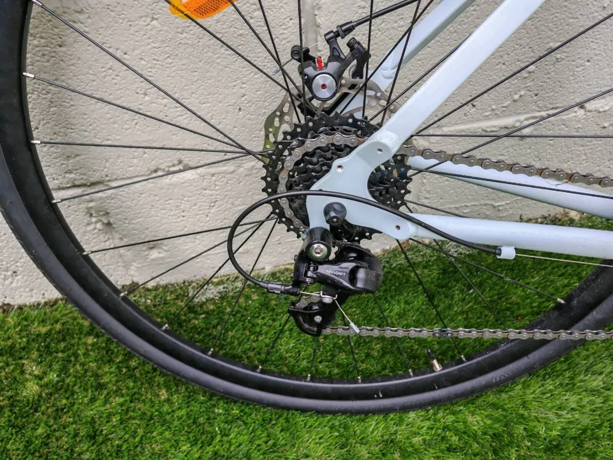 Triban RC120 Road Bike - Image 2