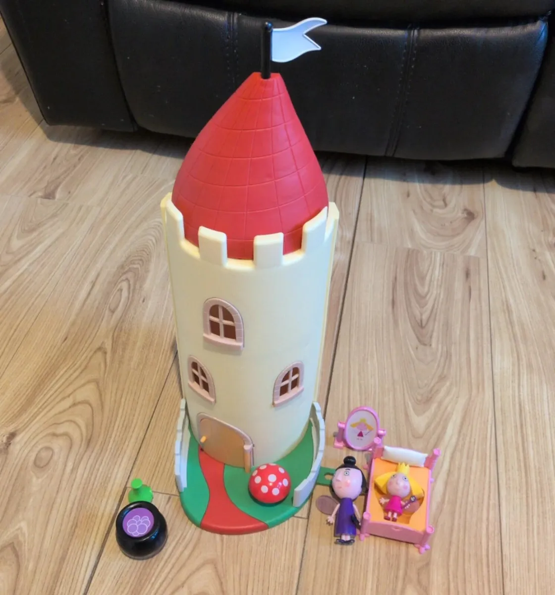 Ben and holly castle - Image 1
