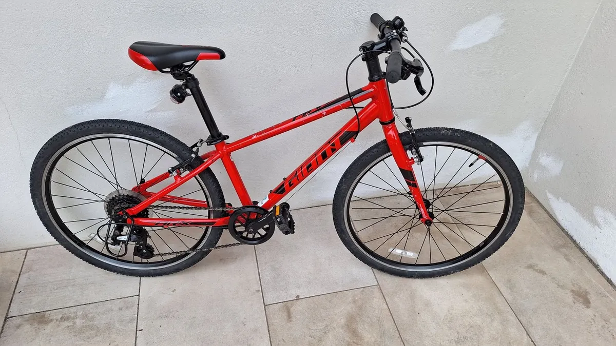 Child bicycle - Image 1