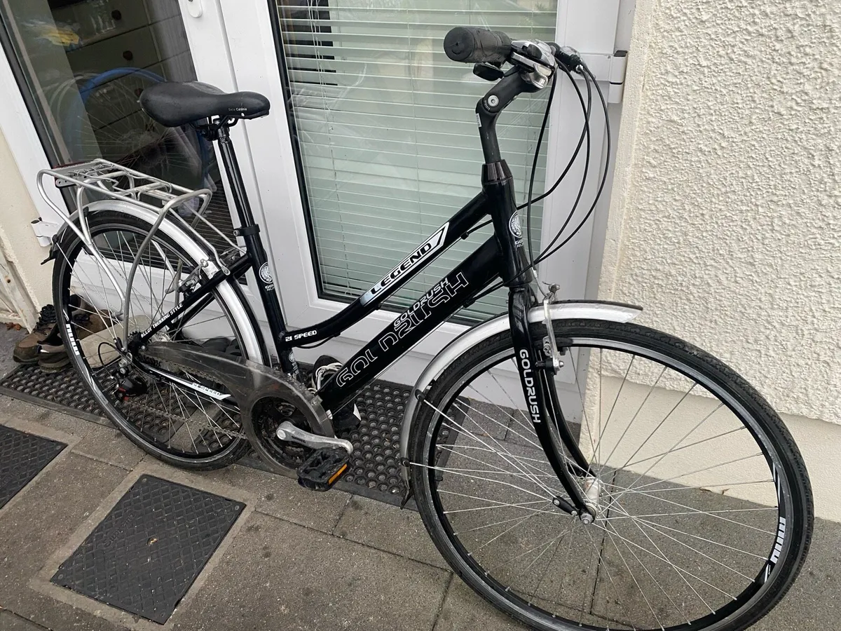 Like new goldrush legend hybrid 28 inch - Image 2