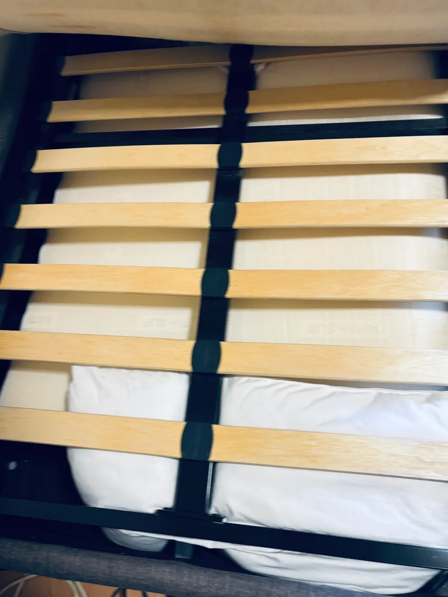 Single bed - Image 2