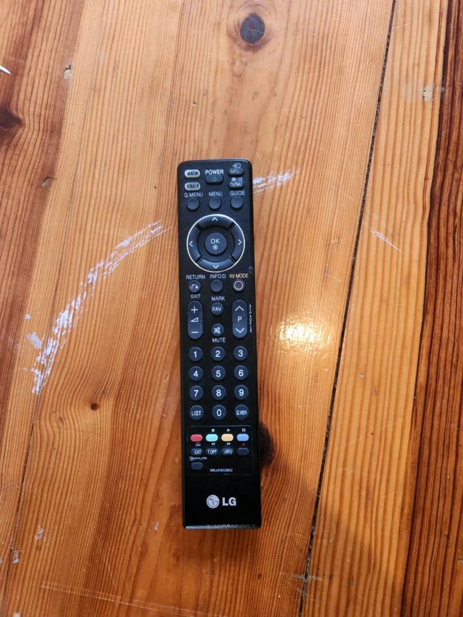 LG 42-inch LCD television - Image 2