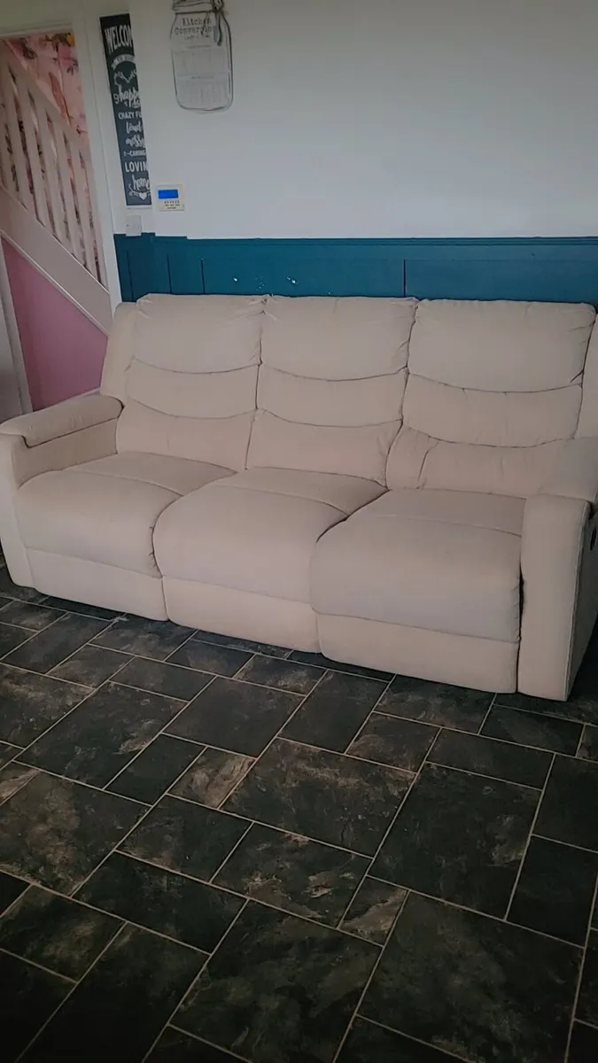 Electric reclining couch - Image 1