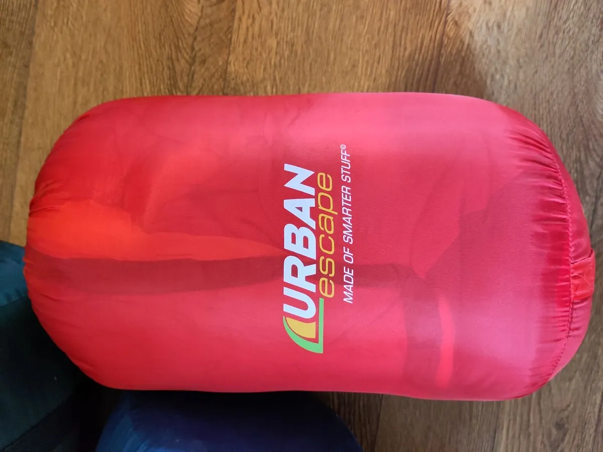 Camping gear (tent+mattresses+sleeping bags) - Image 4