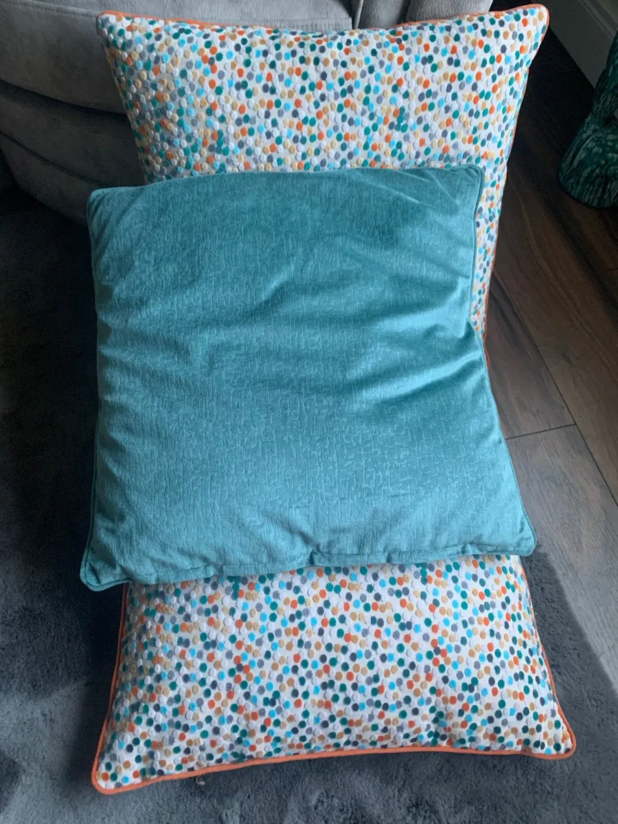 Cushions - Image 3