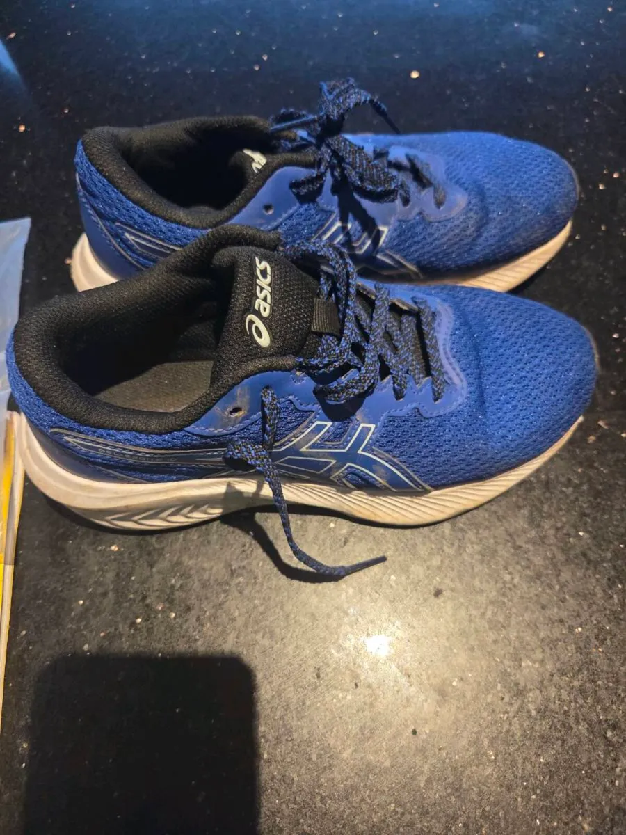 Boys asics runners - Image 2