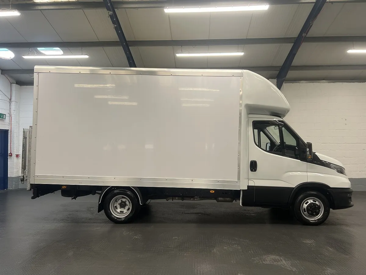 2023 Iveco Daily Luton Box Van - Image 1