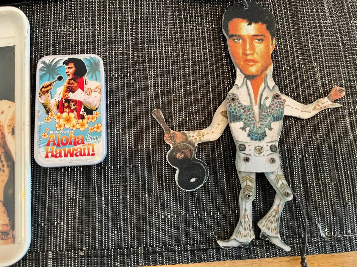 Elvis Memorabilia - Image 4
