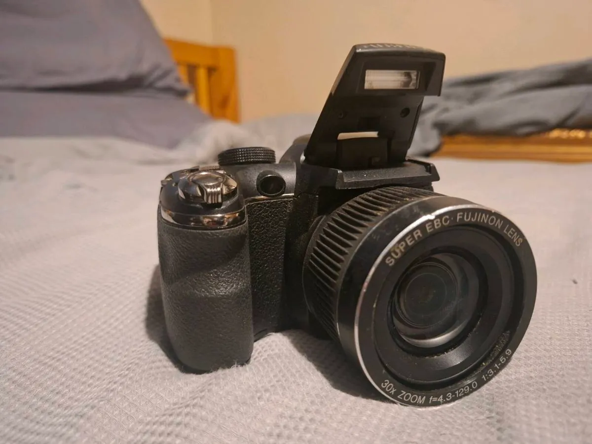 Fujifilm S4000 14MP Digital Camera + 4GB SD card - Image 1
