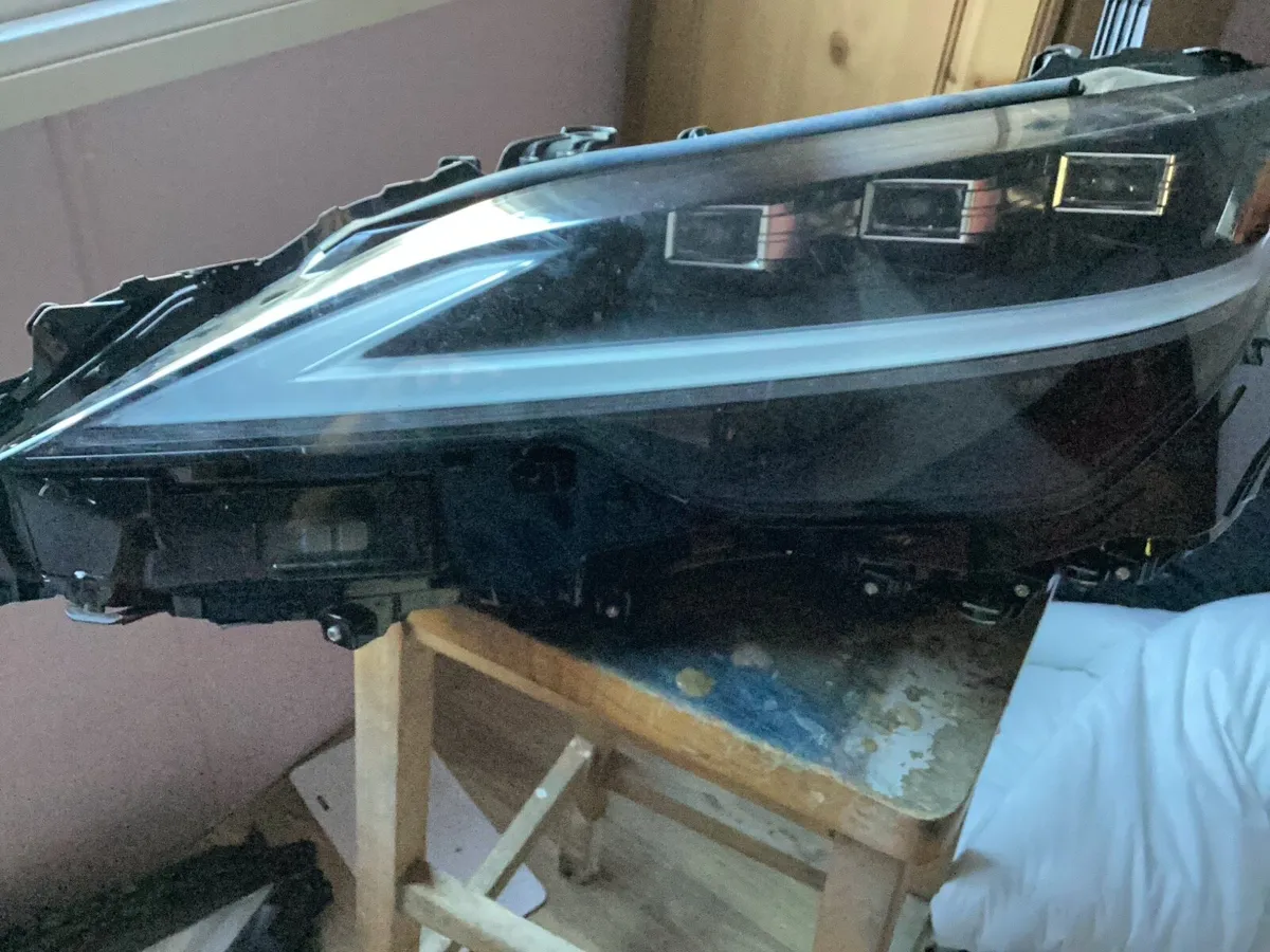 Toyota Lexus 2022 - Image 4