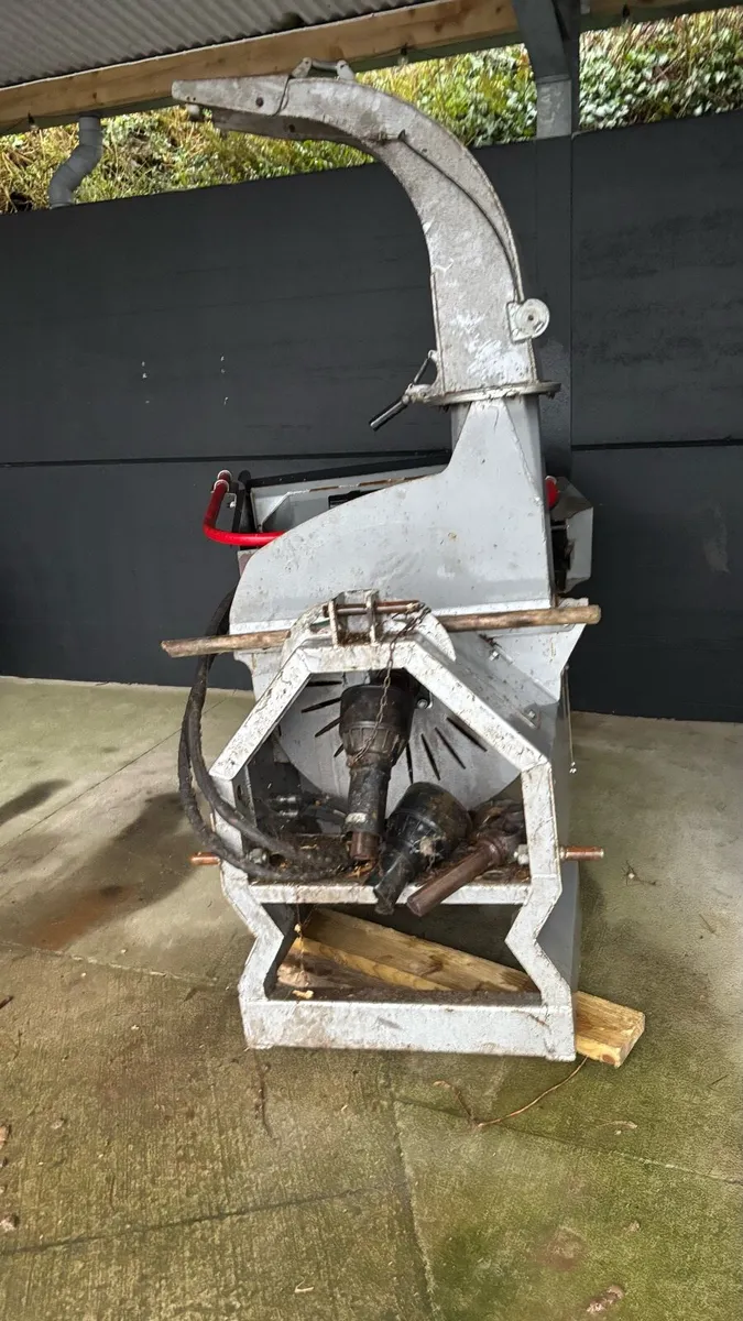 Wood chipper mulcher - Image 1
