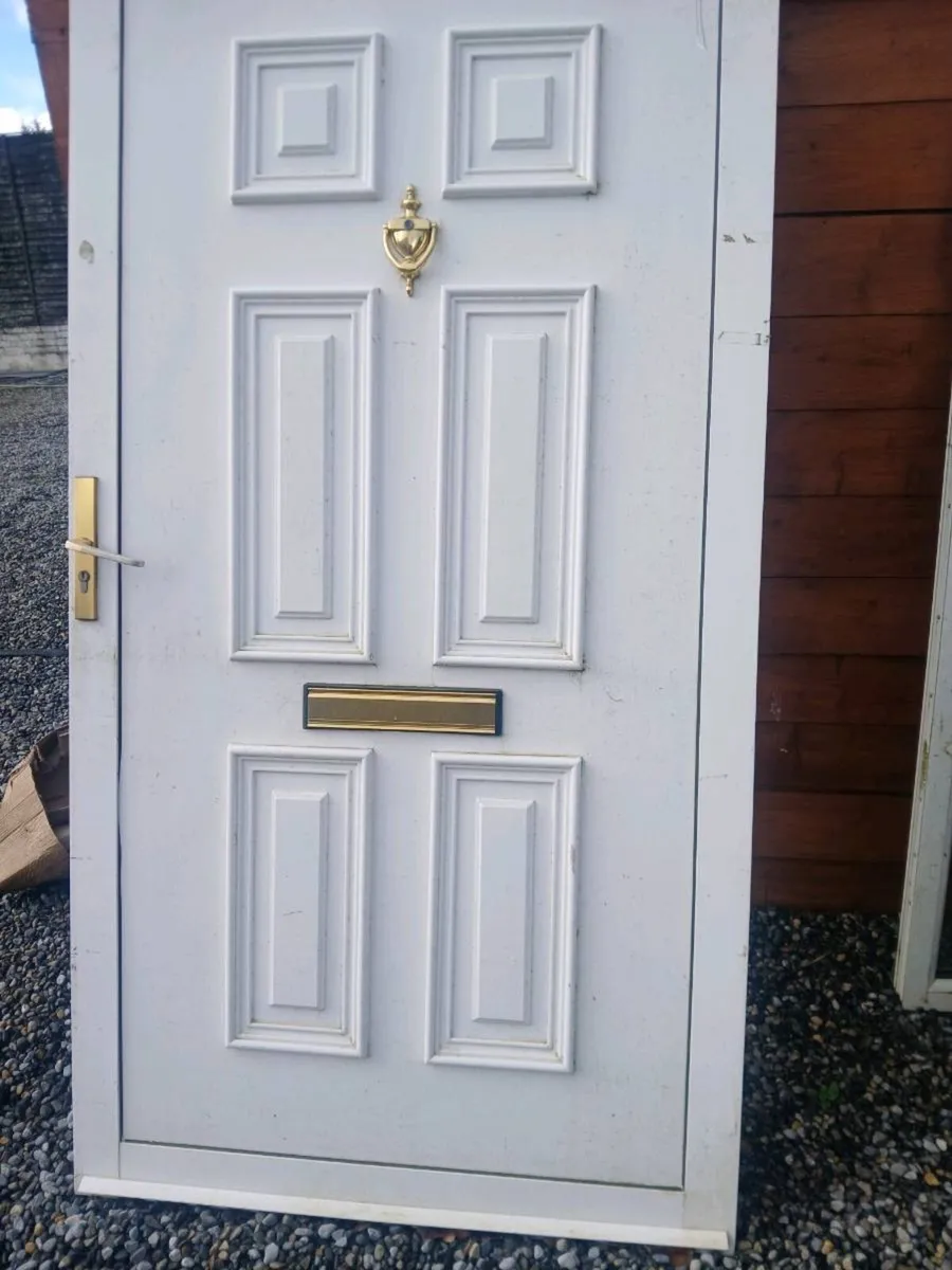 Window and door - Image 3