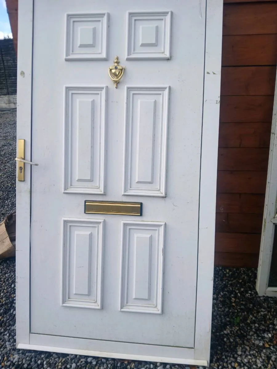 Window and door - Image 4