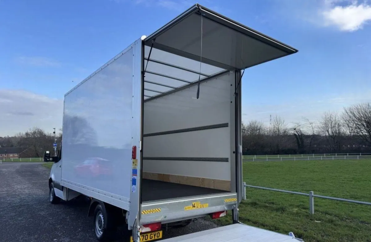 2021 Mercedes-Benz Sprinter Luton Box Van - Image 2