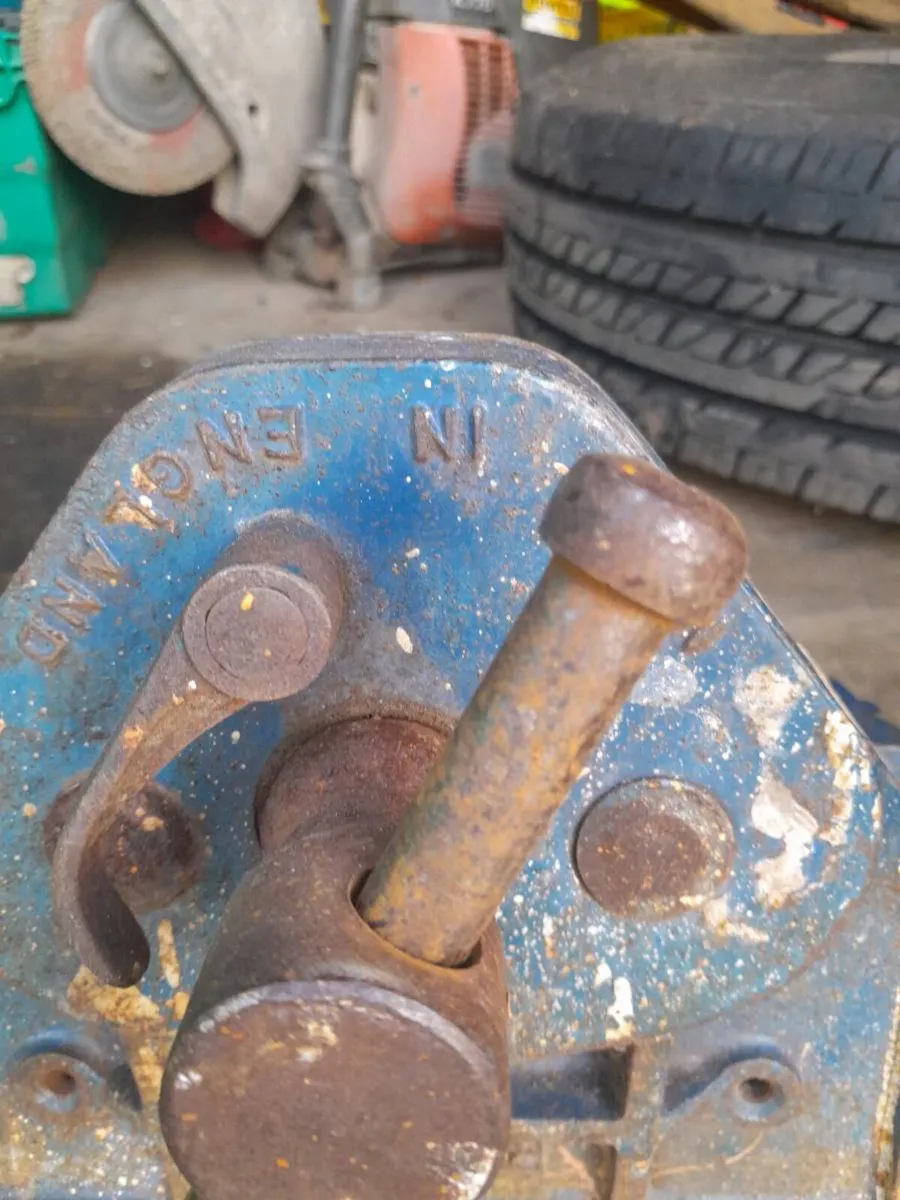 Record wood vice - Image 2