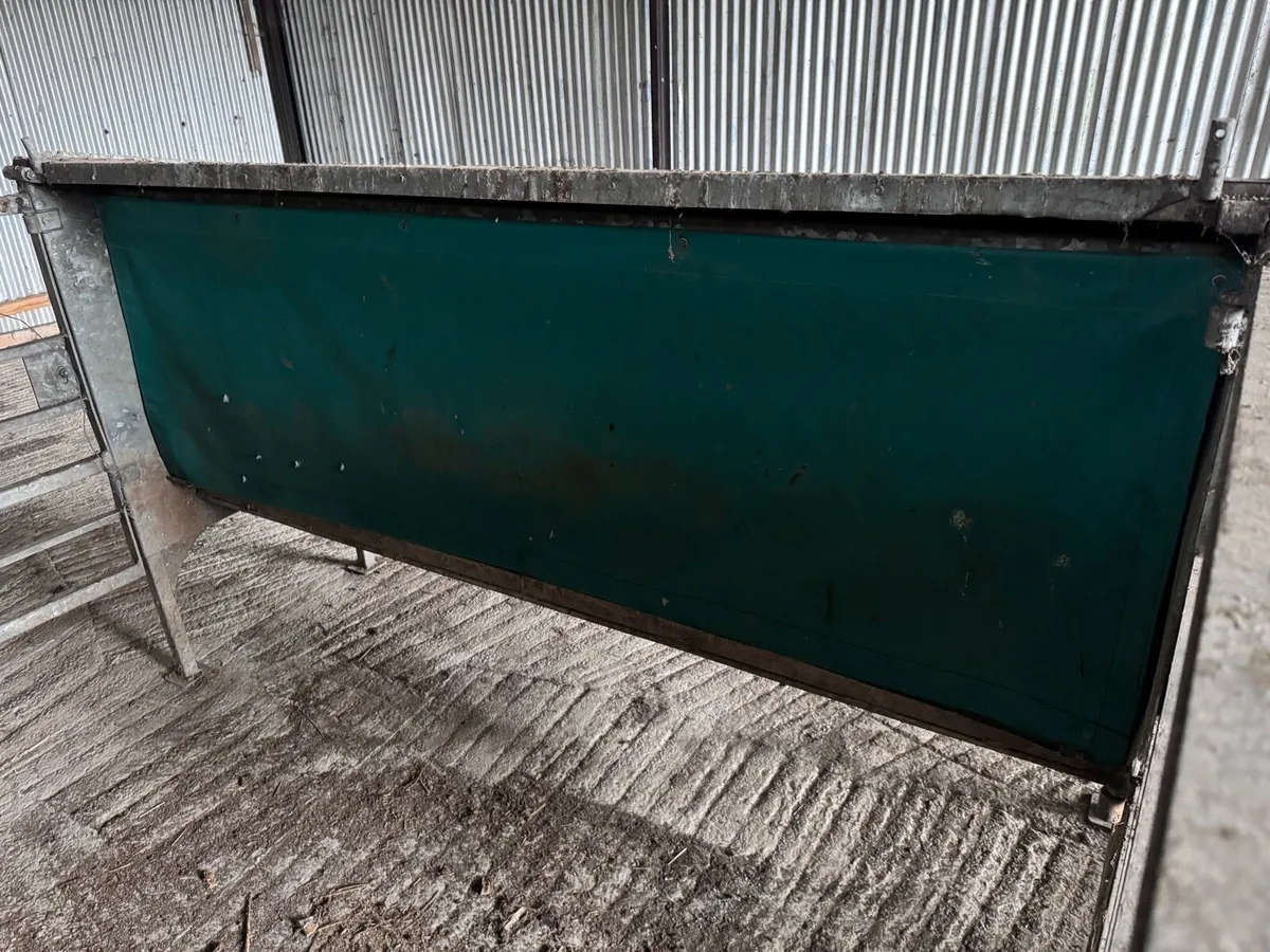 Weanling feeder + 1500KG cattle feeder - Image 3