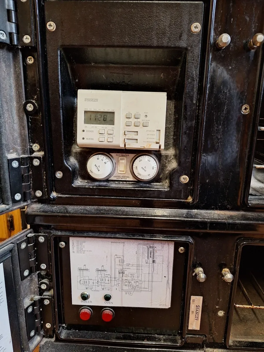 Stanley Brandon Gas Cooker with Hood - Image 3