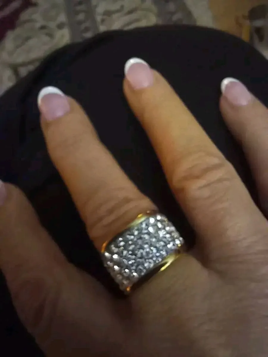 Beautiful Dress Ring - Image 1