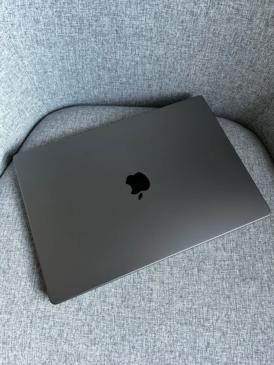 M1 MacBook Pro - Image 1
