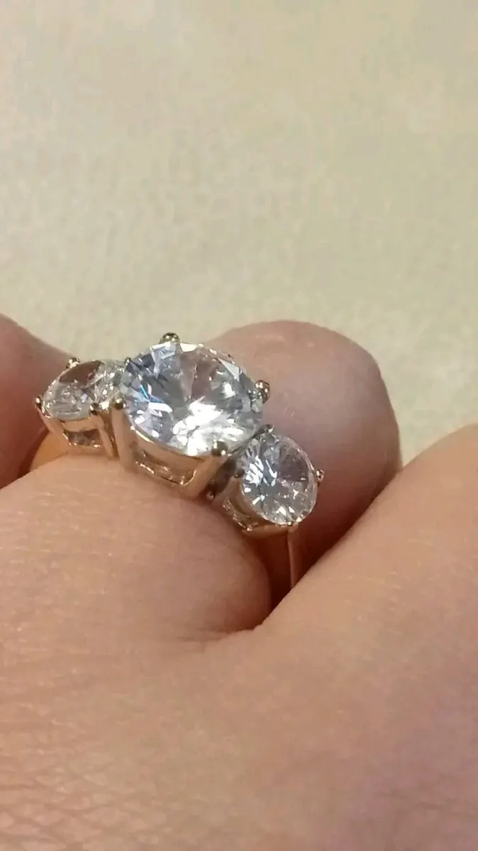 Beautiful Dress Ring - Image 4