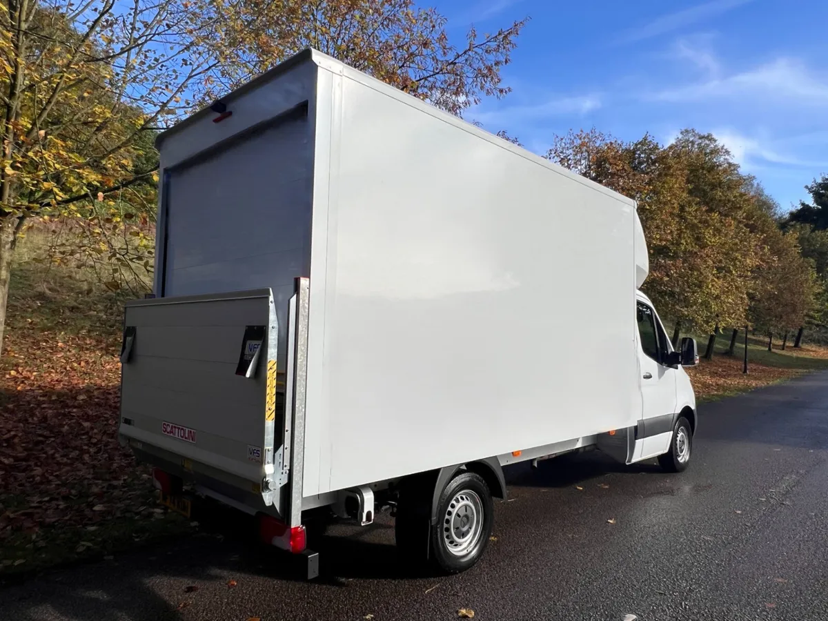 2024 Mercedes-Benz Sprinter Luton Box Van - Image 3