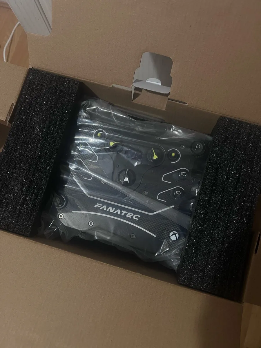 Fanatec GT3 Wheel (PC & XBOX) - Image 2