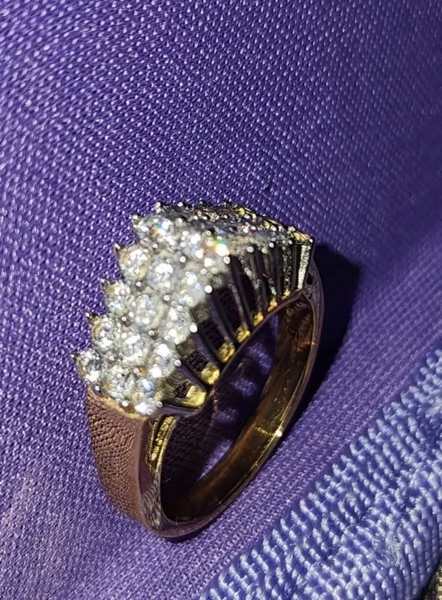 Beautiful Dress Ring - Image 4