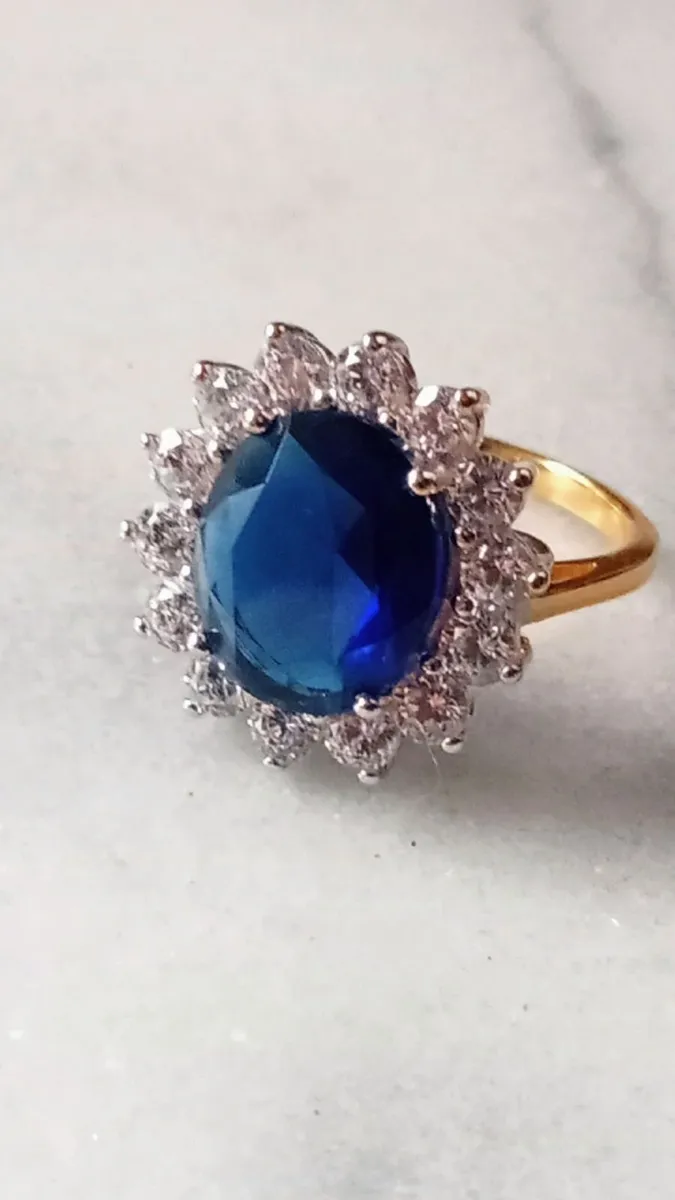 Beautiful Dress Ring - Image 2