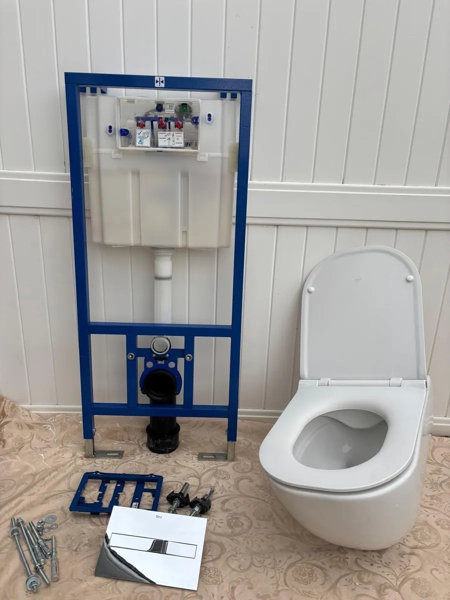 Built in cistern, toilet, storage and sink - Image 2