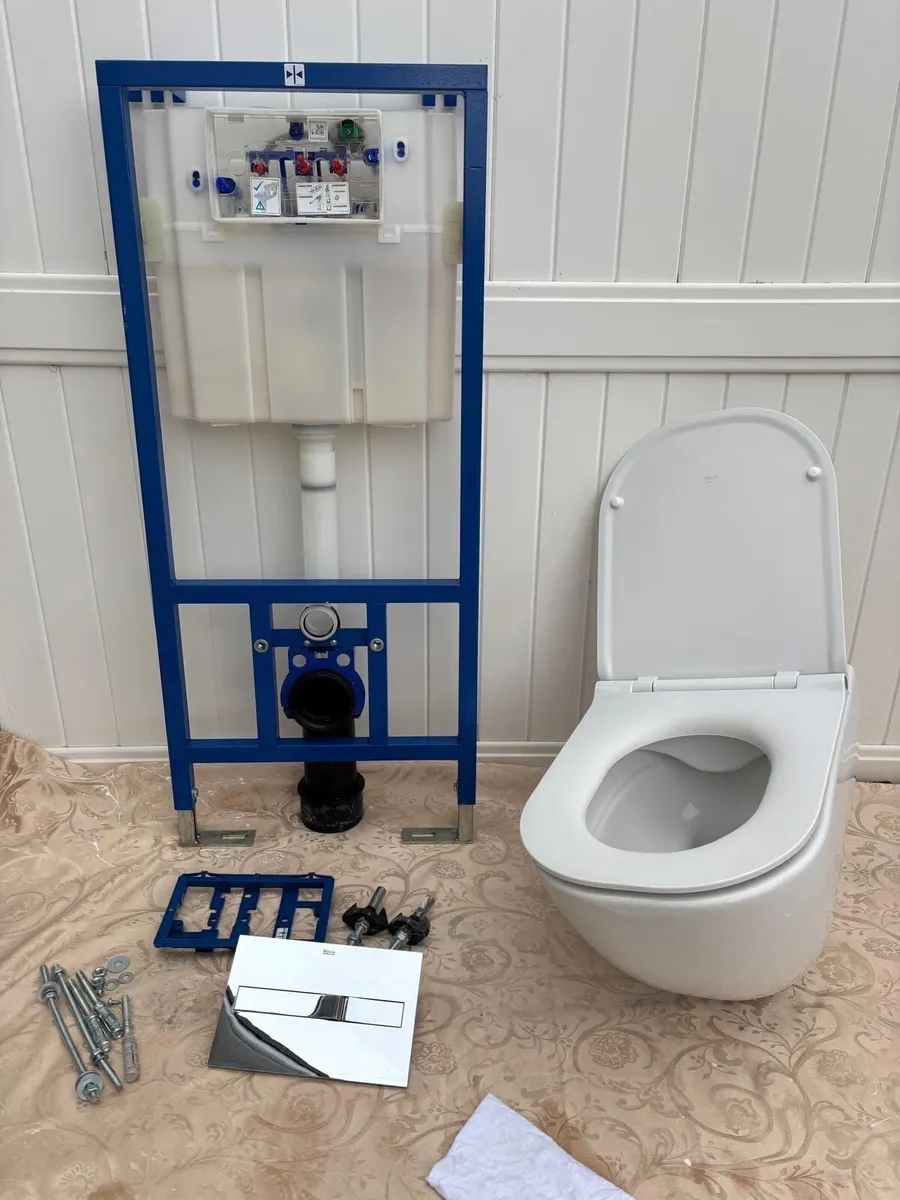 Built in cistern, toilet, storage and sink - Image 3