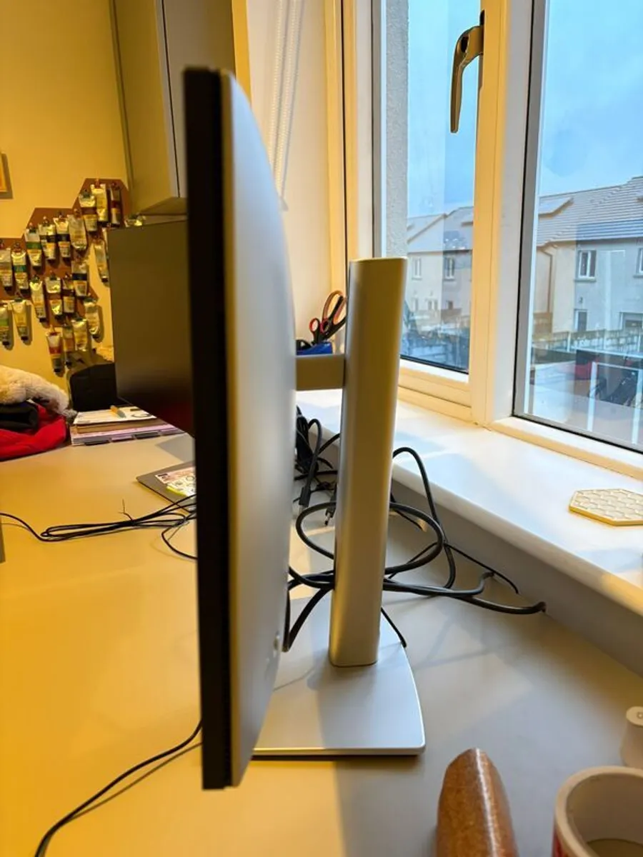 Dell UltraSharp U2424HE Monitor Like New - Image 2