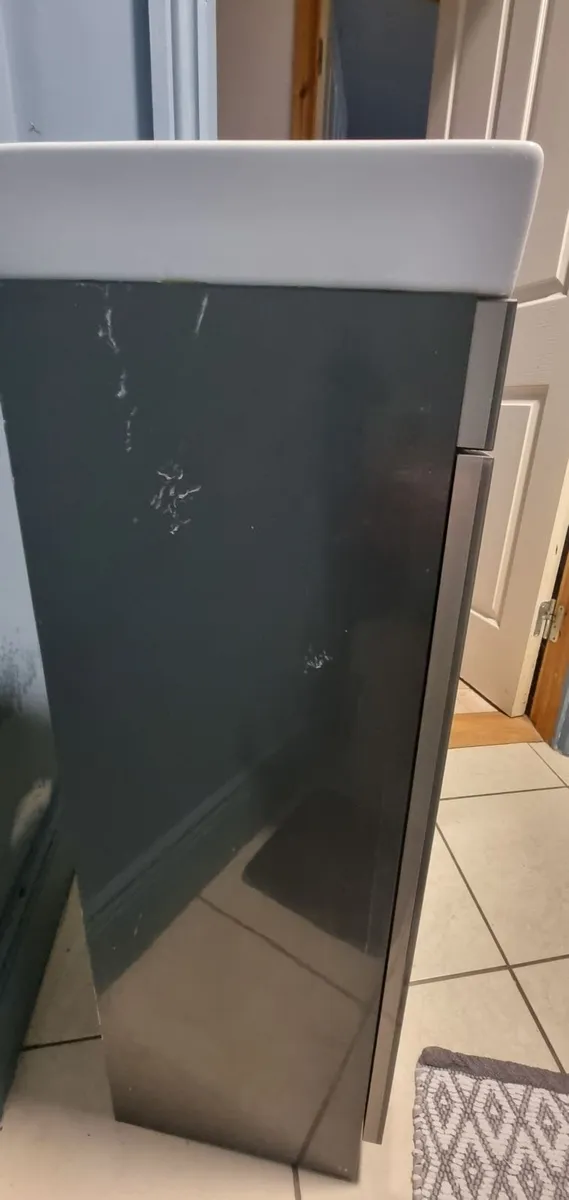 Bathroom unit - Image 4