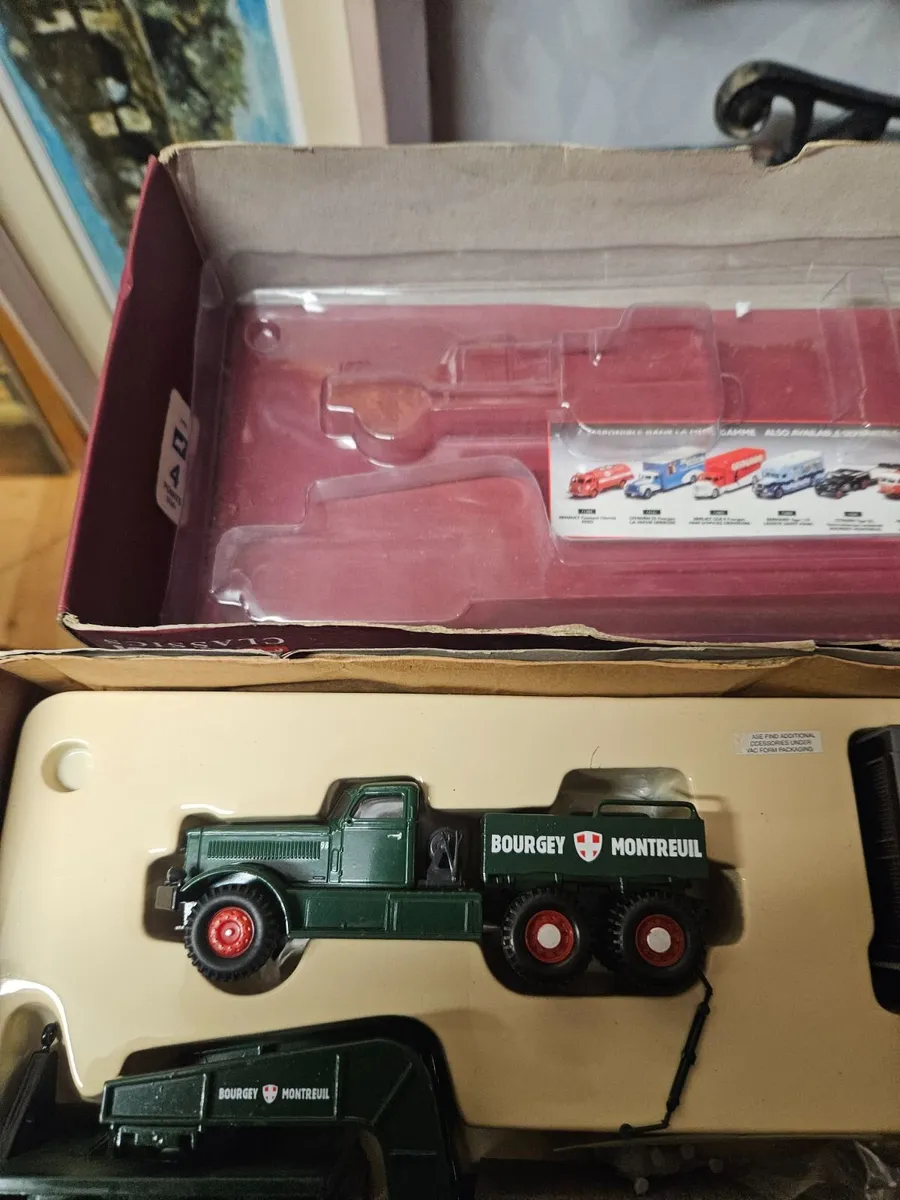 Corgi Diamond T Truck and Trailer with Load 1.50 - Image 2