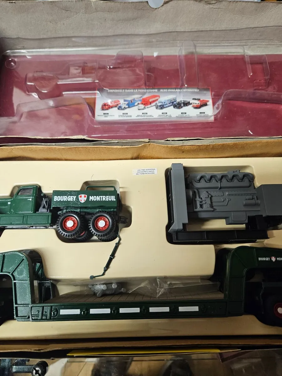 Corgi Diamond T Truck and Trailer with Load 1.50 - Image 3