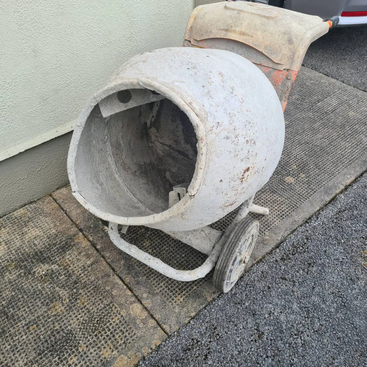 Belle Minimix petrol cement mixer - Image 2